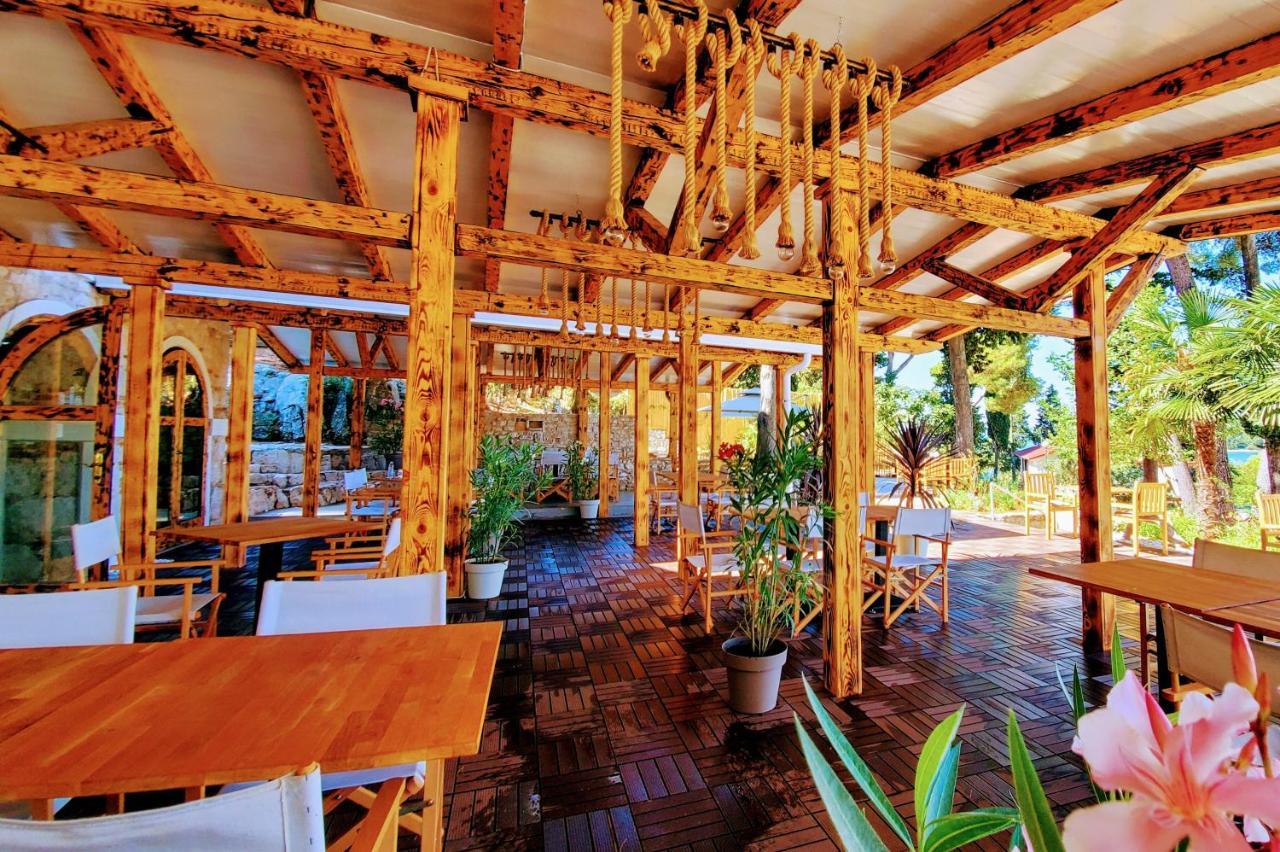 Porton Nature Hideouts روفينج المظهر الخارجي الصورة